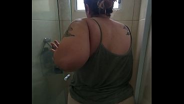 Curvy Goddess Cleanses Her Sweaty Gym Glow