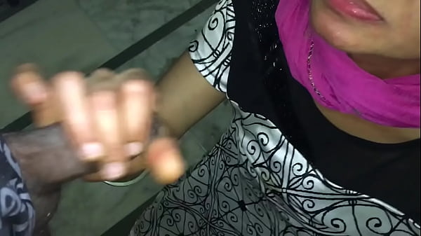 Gujju Bhabhi’s Desi Throat Devours Every Last Drop Of Indian Seed
