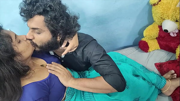 Sultry Indian Housewife Seduces Her Uber Driver For A Wild Ride