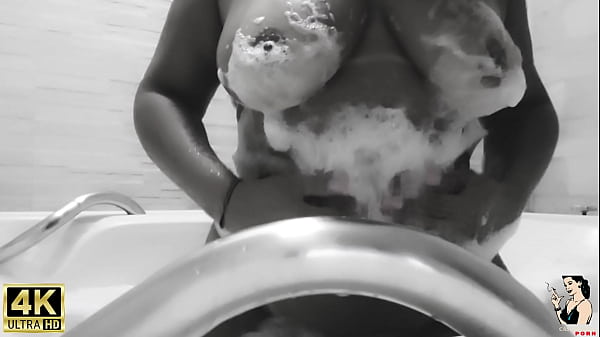 Steamy Milf Educator Squirts In Sudsy Soak