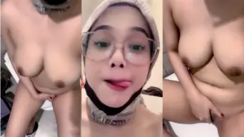 Ica Si Jilbab Manis Yang Menggoda Dengan Toge Viral