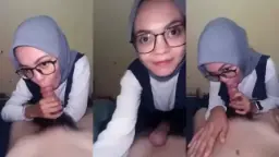 Mutia Berhijab Mengulum Kemaluan Kekasihnya