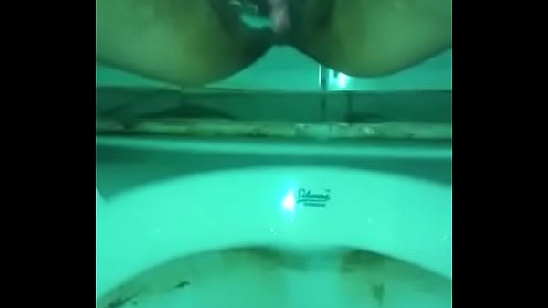 Sultry Indian Housewife Unleashing Her Golden Stream