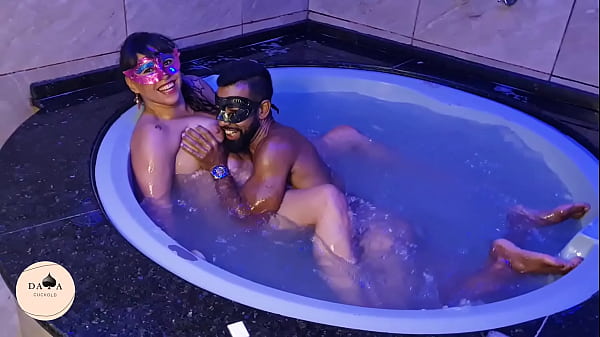 Banho De Sabonetes: Uma Homenagem Picante Ao Gugu, O Rei Da Safadeza Na Tv