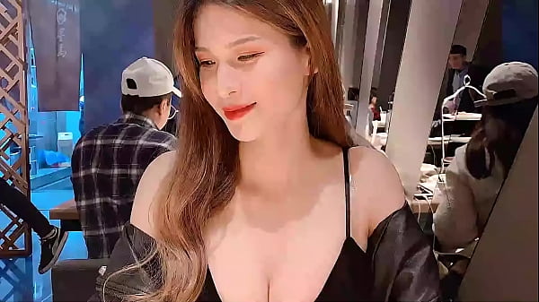 睡夢中被狠狠疼愛，這騷貨竟爽到欲仙欲死！