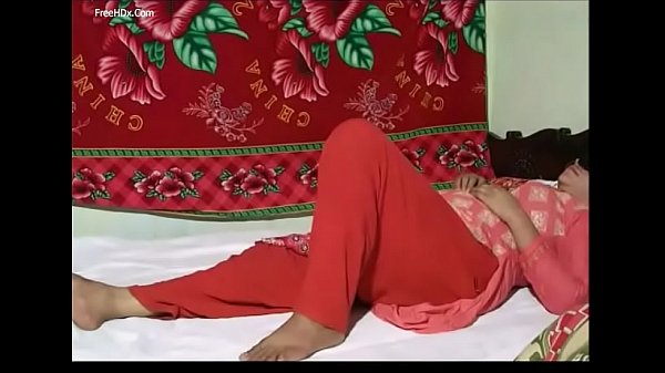 Curvy Desi Bhabhi’s Bare Backside Gets Ravished