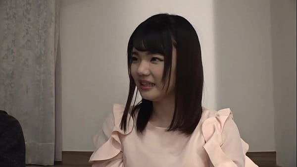 純真女子大生に深々と生挿入、激しいプレイで絶頂中出し