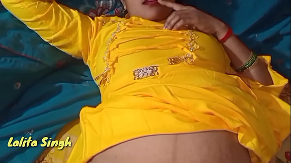 जब मेरी गर्लफ्रेंड स्कूल से लौटी, हमारे बीच गर्मजोशी भरा पल बिताया
