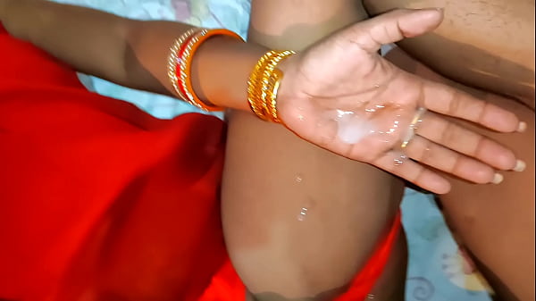देसी रांड की तंग गांड में पहली बार जोर से ठूंसा, हिंदी में चिल्लाते हुए धीरे-धीरे चोदा