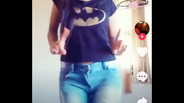 Sultry Desi Beauty’s Seductive Moves Unleashed