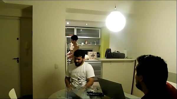 La Madrastra Cachonda De Mi Amigo Se Folla A Dos Desconocidos En El Supermercado – Parte 1, Etapa 1