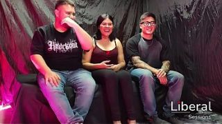 Esposa Entregada Frente A Su Marido