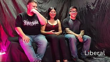 Esposa Entregada Frente A Su Marido