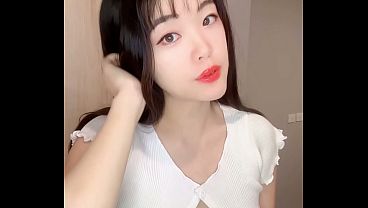 試身室內的黑旗袍魅惑：macy Chan的香港情慾自主實錄