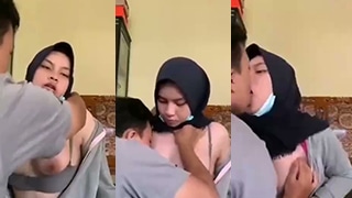 Minta Asi Dari Pacar Usai Kelas