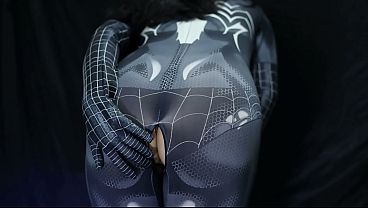 Sensual Cosplayer In Spiderman Gear Enjoys A Rickshaw Ride
