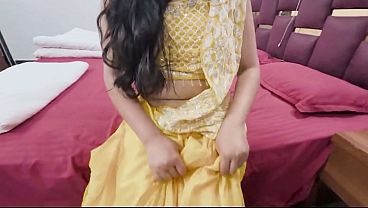 Devar Ke Gussa Hone Pe Bhabhi Ne Apni Geeli Chut De Kar Razi Kiya