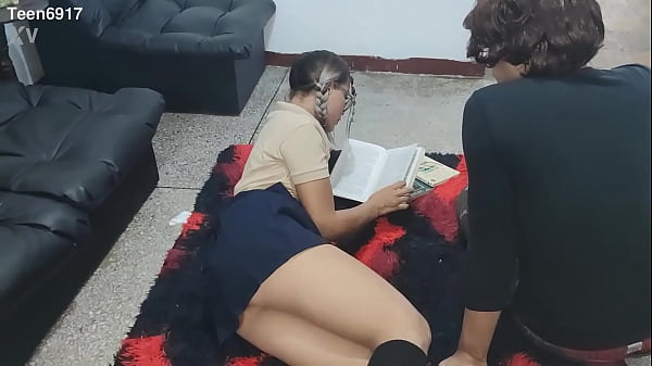 Inocente Universitaria De 19 Años Vino Por Conocimiento Y Se Marchó Con Una Lección Práctica