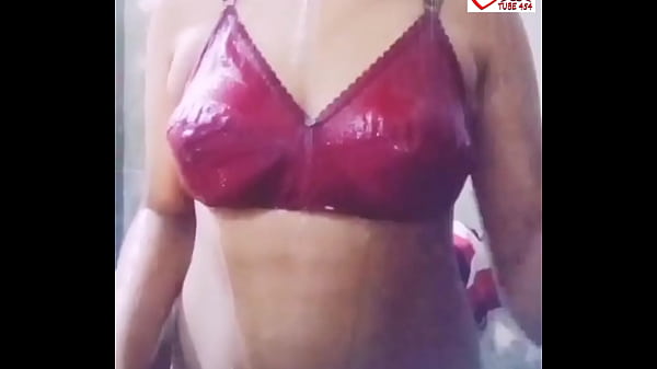 Real Desi Girl Shavar Gets Fingered In Raw Video