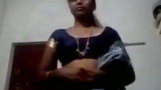 Tamil Maami Peeling Off Her Saree, Slow And Teasing