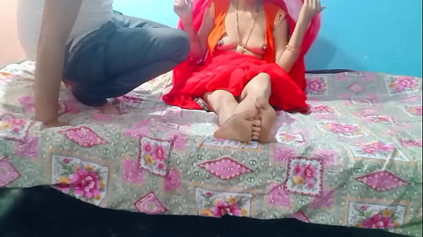 घर में जब कोई नहीं था, भाभी ने देवर के सामने पेटीकोट उठाकर मस्ती का माहौल बना दिया