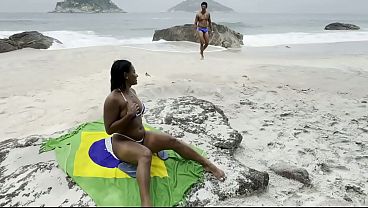 Fui Pra Praia Com Meu Marido E A Gente Se Pegou Gostoso Na Frente De Todo Mundo (completo No Red)