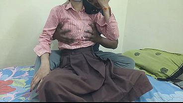 भारतीय कॉलेज की छात्रा का अपने बॉयफ्रेंड के कमरे में जोरदार चुदाई का मजा