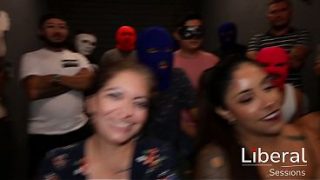 Mega Orgía Con Chicas Sexys, Se Las Meten Bien Duro Y Las Llenan De Leche