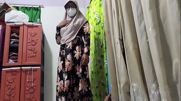Guru Buas Lihat Murid Lagi Main Kontol, Langsung Diajak Ngentot