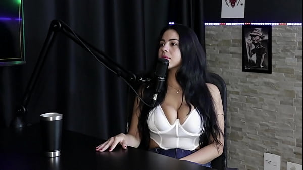 Foi Expulsa De Casa, Virou Atriz Pornô Nas Plataformas, Mandaram Enfiar Garrafa Na Buceta E No Seu Brinquedinho… – Anabele Nogueira (sheer/red)