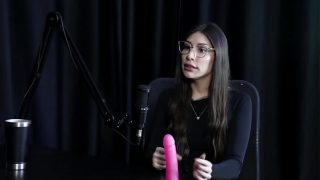 Nunca Deu Liberdade Pra Família, A Mãe Odeia Sexo, A Diferença Do Garganta Profunda – Melina Khalifa Mostrando Tudo (assiste: Sheer/red)