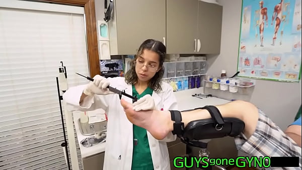 Perverted Foot Fetish Docs Monroe & Aria Nicole Exploit Helpless Male Patients’ Bare Soles @guysgonegyno – Reupload