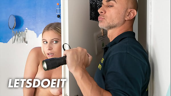 She Craves Foreign Cock – Lilly Bella Gets Ravaged By Huge-dicked Security Guard Christian Clay At The Horny Hostel