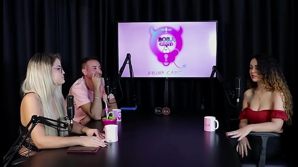 Ficou Mais Puta E Ousada, Na Casa De Swing Ganhou Respeito, Meteu Em Suruba, Se Fodeu Numa Gravação E A Família Ficou De Olho – Charllottye (sheer/red)