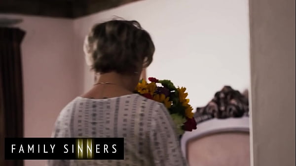 Family Sinners – Filthy Milf Dee Williams Teaches Her Stepson Robby Echo How To Lick And Fuck A Real Woman’s Wet Cunt