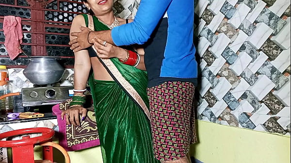 किचन में अकेली भाबीजी को जब घर सूना मिला, तो उनकी गीली चूत को जोर से चोदा—असली हिंदी आवाज़ में सुनो