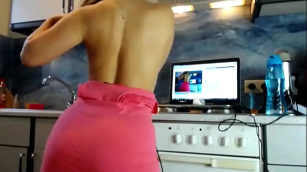 Watch This Slut Shake Her Bare Ass On Live Cam